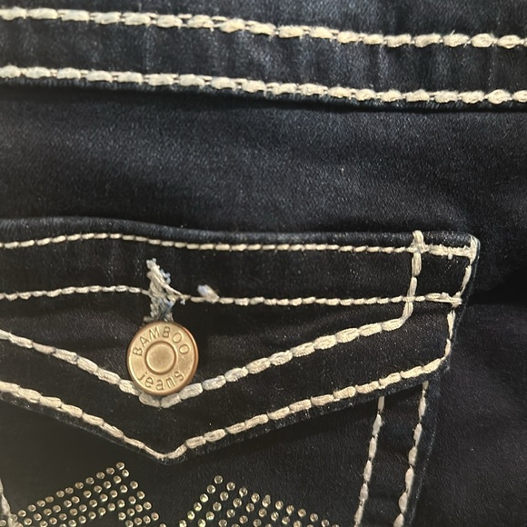 NWT Bamboo Super Soft Flare Legs Blue Jeans with Flap Jeweled Back Pockets - 11 - Picture 9 of 9
